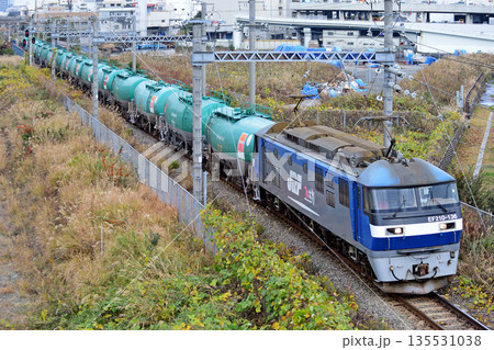 東海道本線　東高島－桜木町　JR貨物　EF210-136（新鶴見） 135531038
