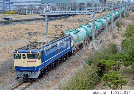 東海道本線　東高島－桜木町　JR貨物　EF65-2092（新鶴見） 135531054