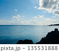 海に浮かぶ島 135531888