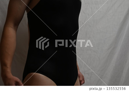 競泳水着の男性 競泳水着の男性 135532556