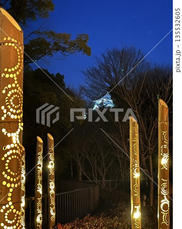 犬山城と木曽川 135532605