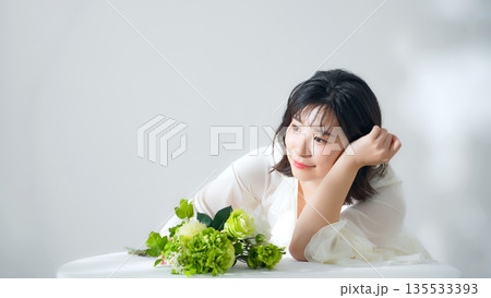 女性の美容・ファッションイメージ 135533393