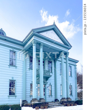 冬の旧北海道庁函館支庁庁舎 135536014