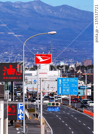 国道17号と赤城山 135537721