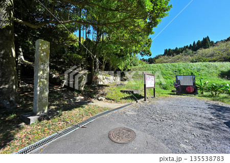 芭蕉公園として整備された 三重県伊賀市「福地城」跡の様子 芭蕉公園として整備された 三重県伊賀市「福地城」跡の様子 135538783