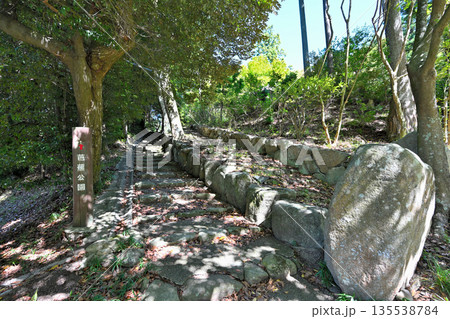 芭蕉公園として整備された 三重県伊賀市「福地城」跡の様子 芭蕉公園として整備された 三重県伊賀市「福地城」跡の様子 135538784