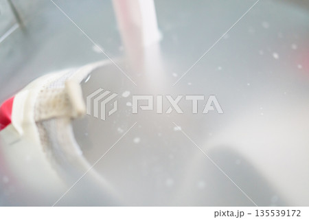 上履き洗い 135539172