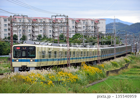 小田急小田原線　伊勢原－鶴巻温泉　小田急　8000系　8062編成 135540959