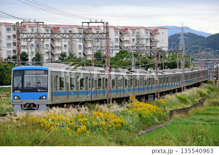 小田急小田原線　伊勢原－鶴巻温泉　小田急　4000系　4060編成 135540963