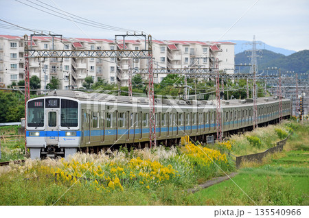 小田急小田原線　伊勢原－鶴巻温泉　小田急　1000系　1064編成 135540966