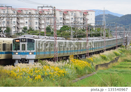 小田急小田原線　伊勢原－鶴巻温泉　小田急　1000系　1055編成 135540967