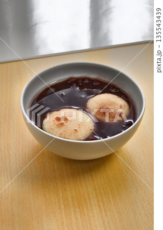 甘く美味しいぜんざい 135543439