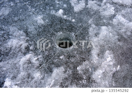 赤城大沼氷上ワカサギ釣り 135545292