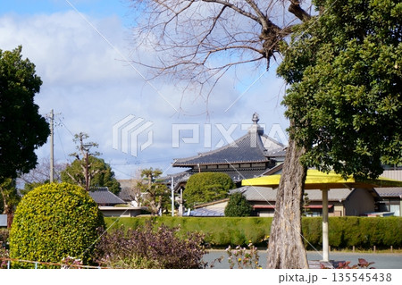 宝生山辯天寺　如意宝珠を乗せた屋根 135545438