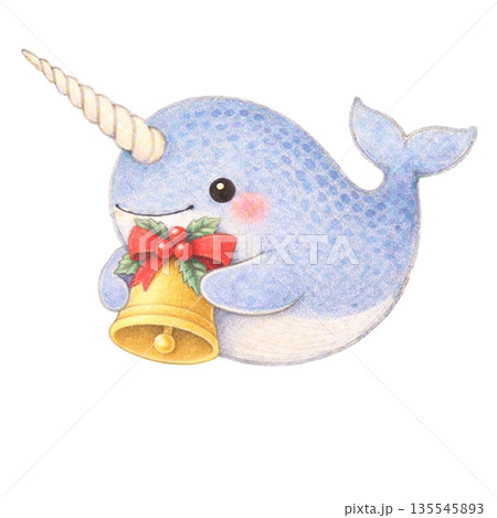 【クリスマス】色鉛筆風のベルを抱くイッカクのイラスト 135545893