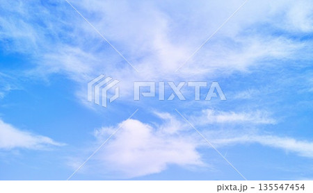 青空と雲イメージ 135547454