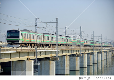 東海道本線　茅ヶ崎－平塚　JR東日本　E231系1000番台　U514編成（小山） 135547573