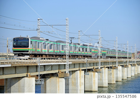 東海道本線　茅ヶ崎－平塚　JR東日本　E231系1000番台　U526編成（小山） 135547586