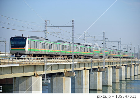 東海道本線 茅ヶ崎-平塚 JR東日本 E233系3000番台 E-01編成(国府津) 東海道本線 茅ヶ崎-平塚 JR東日本 E233系3000番台 E-01編成(国府津) 135547613