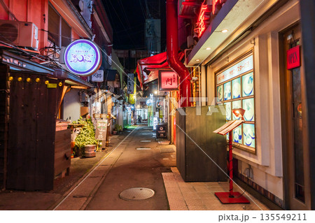 「青森県」ロー丁れんさ街・八戸横丁の風景　八戸市 135549211