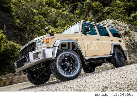 ランドクルーザー 135549669