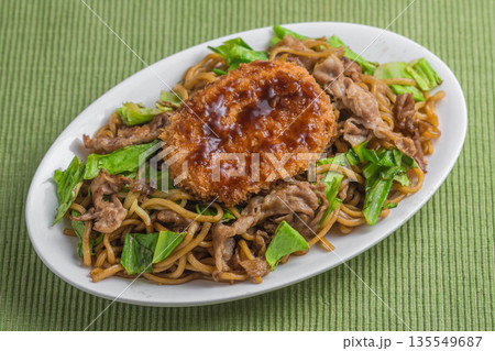焼きそばコロッケ 135549687