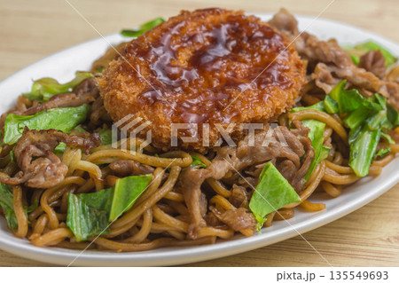 焼きそばコロッケ 135549693