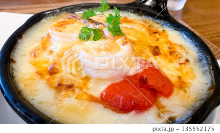 エビとトマトのチーズドリア エビとトマトのチーズドリア 135552175