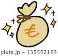 ユーロが入った現金袋の手描きイラスト 135552183