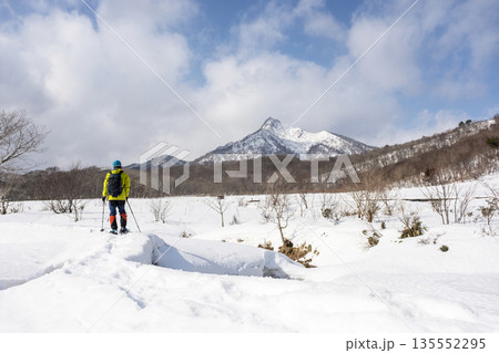 スノーシュートレッキングのイメージ 大山鏡ヶ成 スノーシュートレッキングのイメージ 大山鏡ヶ成 135552295