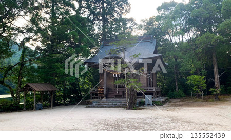八女市星野村の麻生神社の風景 八女市星野村の麻生神社の風景 135552439
