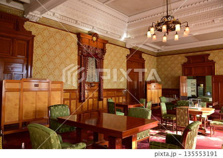 大正ロマンを感じる復原会議室の豪華なインテリアとアンティーク家具【名古屋市市政資料館】2 135553191