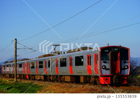 豊肥本線を走る815系4両編成 豊肥本線を走る815系4両編成 135553639