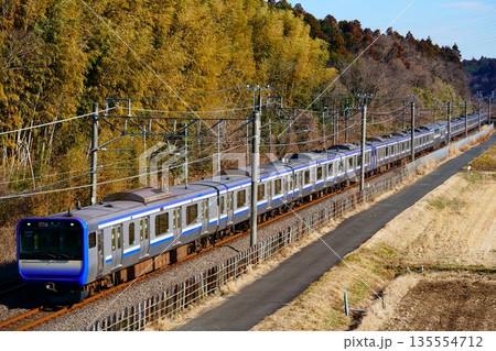 【JR東日本E235系15両編成】成田線：佐倉～酒々井 135554712