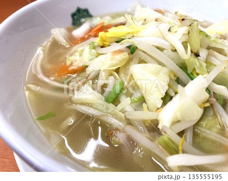 中華料理チェーン店で食べる「野菜たっぷりタンメン」 中華料理チェーン店で食べる「野菜たっぷりタンメン」 135555195