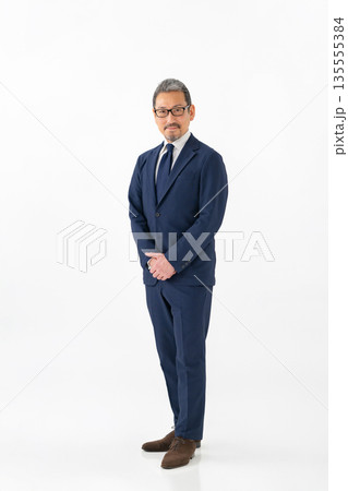 シニアビジネスマン 135555384