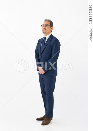 シニアビジネスマン 135555386