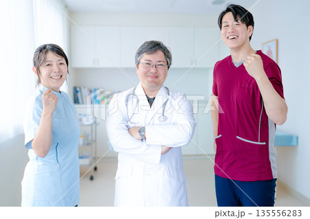 医療チーム 135556283