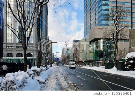 1月の札幌大通公園「大通り西3丁目」から見た札幌駅方面 1月の札幌大通公園「大通り西3丁目」から見た札幌駅方面 135556401