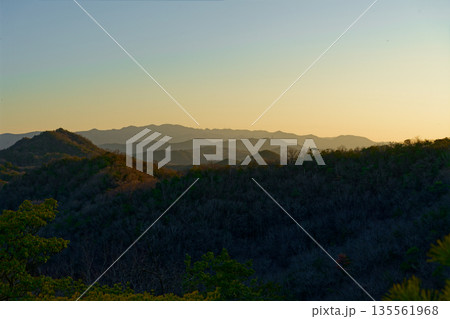 山で見た日暮れの風景 山で見た日暮れの風景 135561968