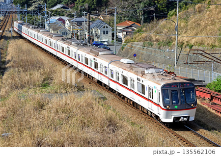 京急久里浜線　京急長沢－YRP野比　都営地下鉄　5300形　5313編成 135562106