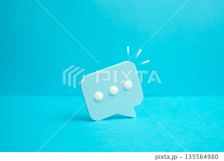 Comment bubble. Forum discussions. Feedback and reviews. Online communication concept, public opinion and engagement. User generated content, dialogue culture and influence 135564980