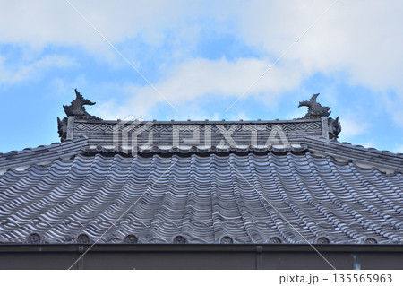 常照寺の本堂の屋根 135565963