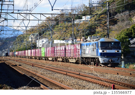 東海道本線　二宮－大磯　JR貨物　EF210-111（新鶴見） 135566977