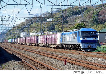 東海道本線　二宮－大磯　JR貨物　EF210-131（岡山） 135566989