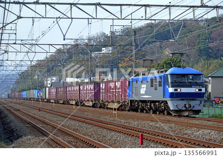 東海道本線　二宮－大磯　JR貨物　EF210-4（岡山） 135566991