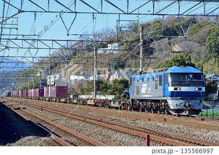 東海道本線　二宮－大磯　JR貨物　EF210-153（岡山） 135566997