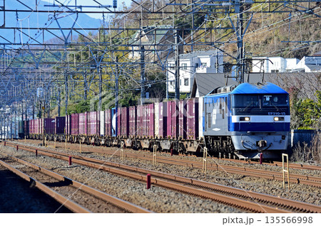 東海道本線　二宮－大磯　JR貨物　EF210-15（岡山） 135566998