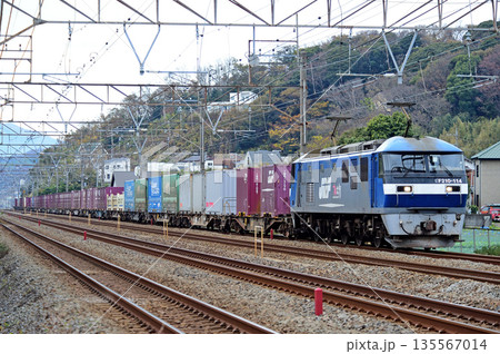 東海道本線　二宮－大磯　JR貨物　EF210-114（吹田） 135567014