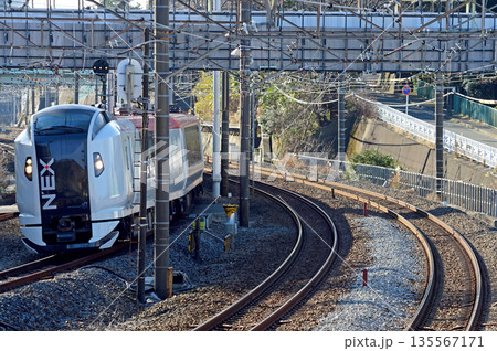 東海道本線　東戸塚－保土ケ谷　JR東日本　E259系　Ne012編成（鎌倉）　成田エクスプレス 135567171